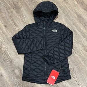 North Face Girls Thermoball Jacket Small (7/8)